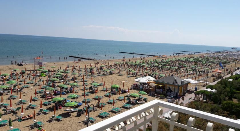 Hotel Bellariva Lido di Jesolo Esterno foto